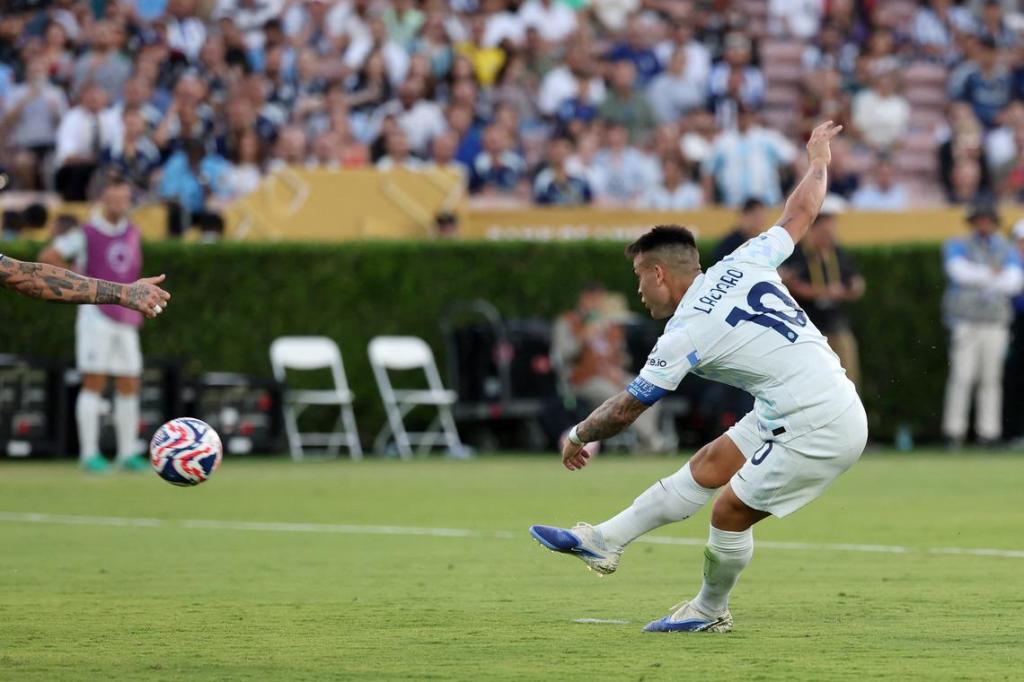 Lautaro Martinez goes for goal in Inter's Club World Cup match with CF Monterrey