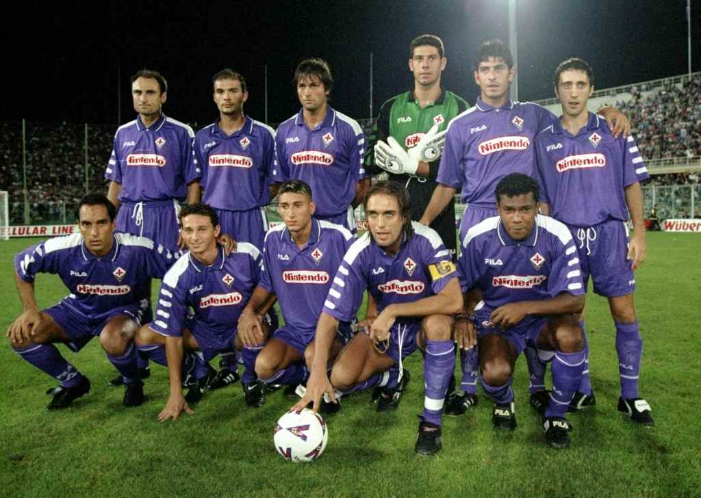 Easily one of the top ten football kits ever, Fiorentina in 1998-99. Batistuta.