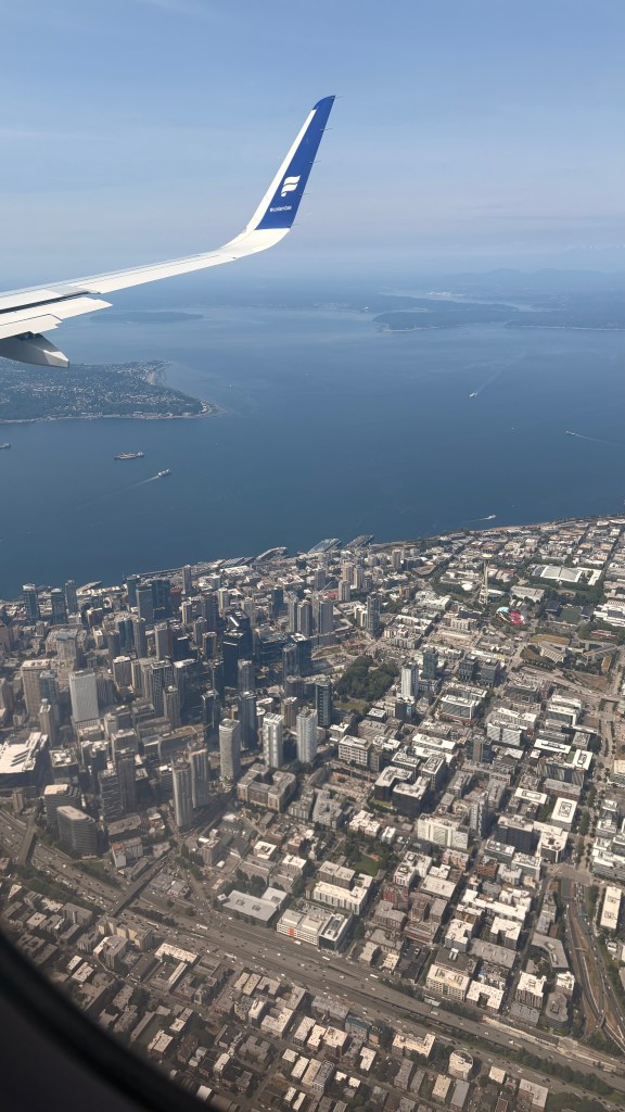Icelandair flight arriving into Seattle of Puget Sound